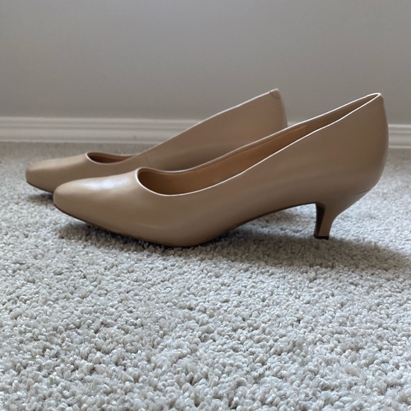 Trotters Keira Kitten Heel - Women’s size 11 - nude leather - Picture 2 of 7